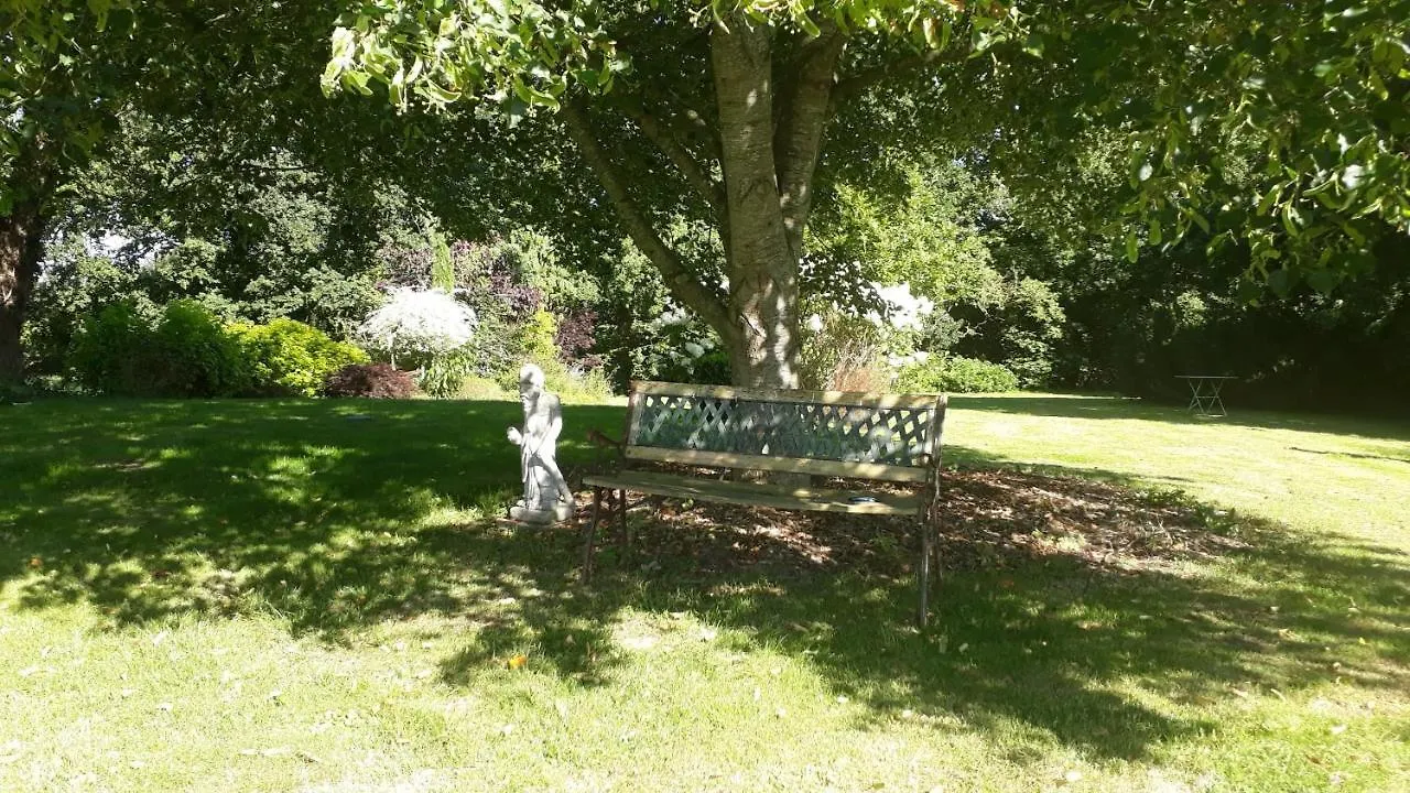 Les Berges De La Planchette Bed & Breakfast Yvignac-la-Tour 0*,