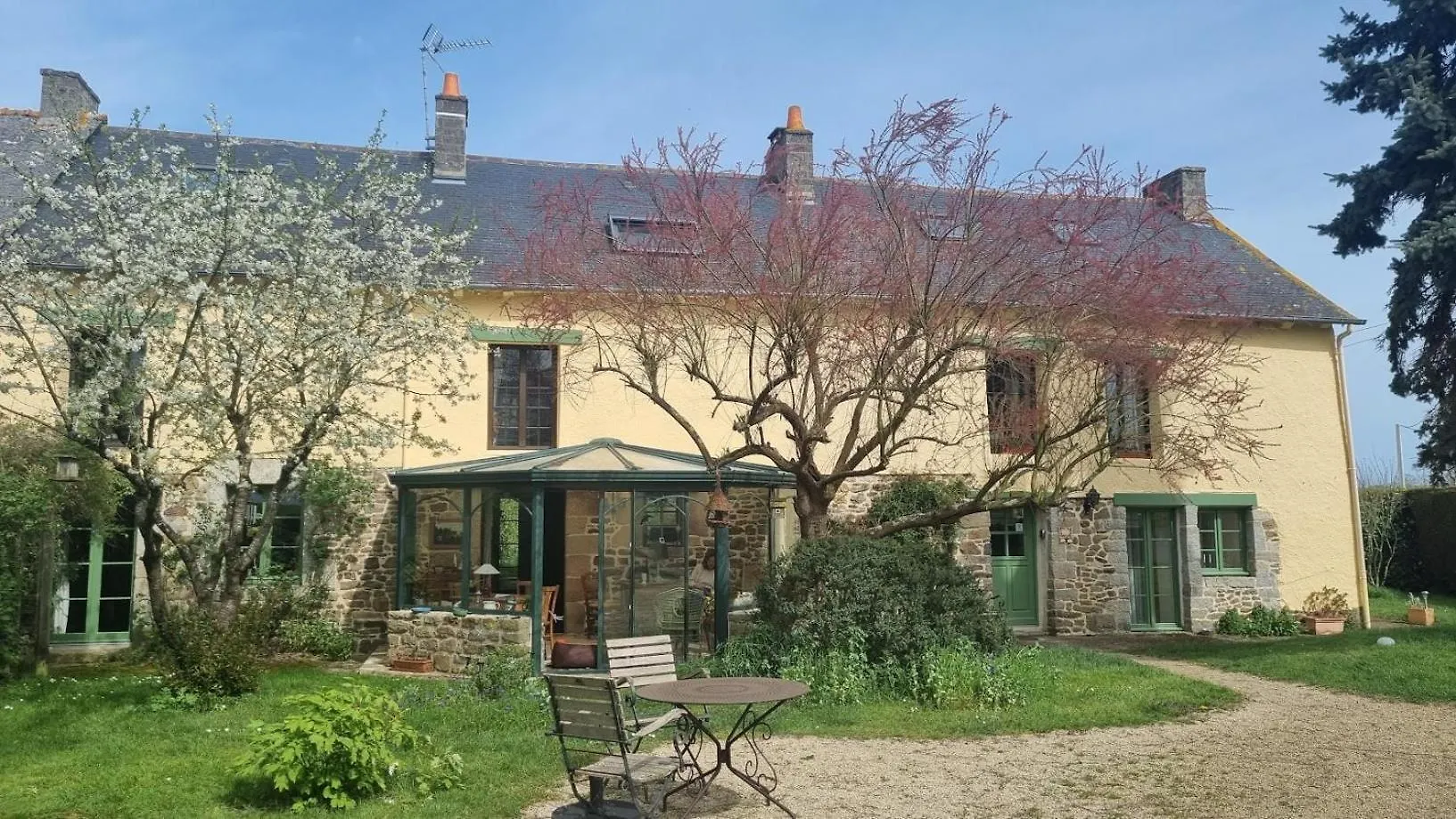 Les Berges De La Planchette Bed & Breakfast Yvignac-la-Tour